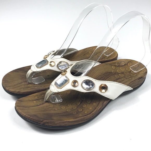 white vionic shoes